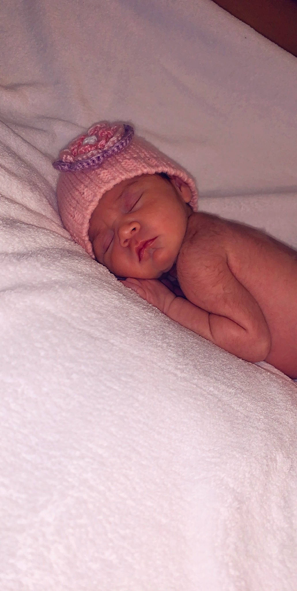 Mireya is registered to the contest to win money with this photo: baby, baby_sleeping, bedtime, birth, child, flesh, hand, headgear, headwear, muscle, person, skin, sleep, stomach, toddler