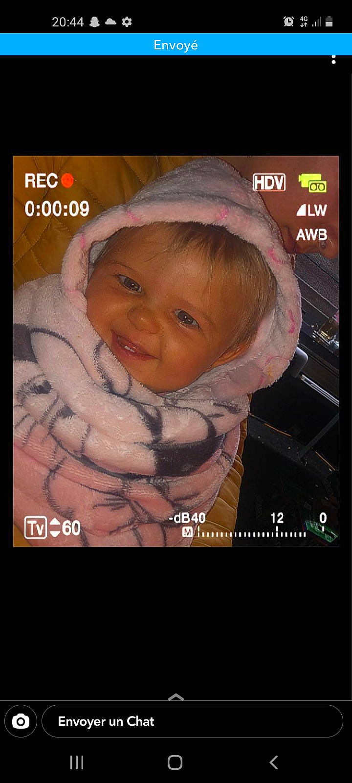 Gensy a rejoint le concours — aidez-le/la à gagner de superbes lots ! baby, cheek, child, chin, electronic_device, eyebrow, flash_photography, font, fun, happy, mouth, multimedia, nose, person, photo_caption, product, screenshot, skin, smile, space