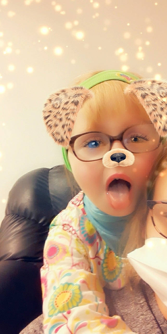 Ilyana participe au concours pour gagner de l'argent avec cette photo : cap, dress, eye, eyebrow, eyelash, eyewear, glasses, goggles, happy, hat, headgear, helmet, human_body, jaw, lip, nose, person, skin, smile, sunglasses