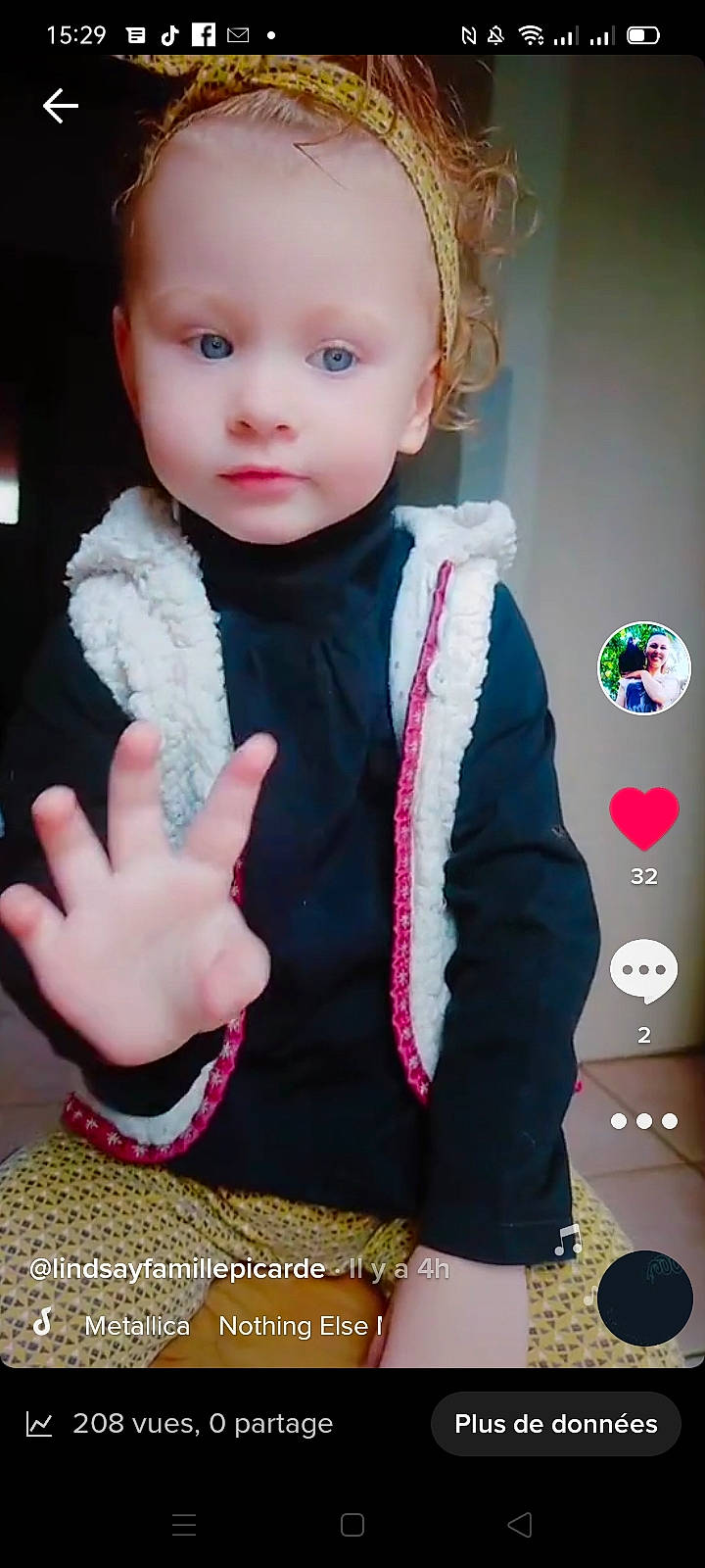 Cassy a rejoint le concours — aidez-le/la à gagner de superbes lots ! baby, baby_toddler_clothing, blazer, cheek, child, collar, fashion_accessory, gesture, happy, jacket, lip, magenta, outerwear, pattern, person, pink, skin, sleeve, thumb, toddler