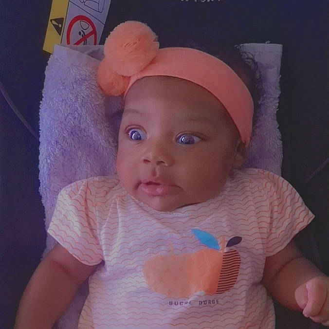 Neysha a rejoint le concours — aidez-le/la à gagner de superbes lots ! baby, bonnet, cheek, child, ear, face, forehead, hair_accessory, head, headgear, headwear, lip, person, pink, skin, toddler