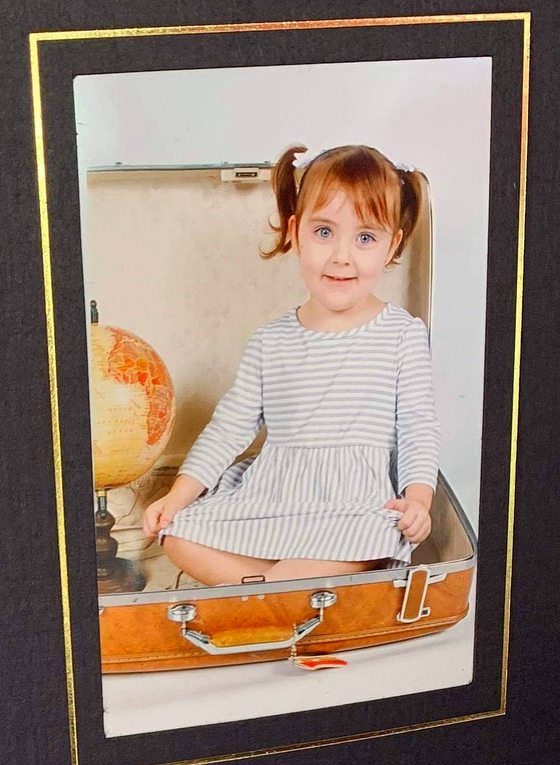 Feynix is registered to the contest to win money with this photo: child, joy, person, picture_frame, toddler