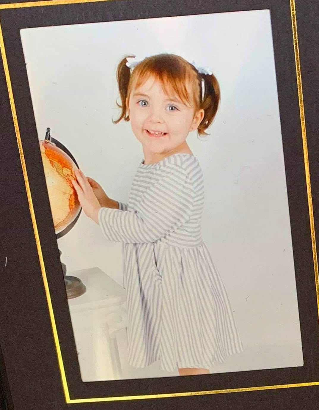 Feynix is registered to the contest to win money with this photo: art, child, illustration, joy, person, picture_frame, portrait, toddler