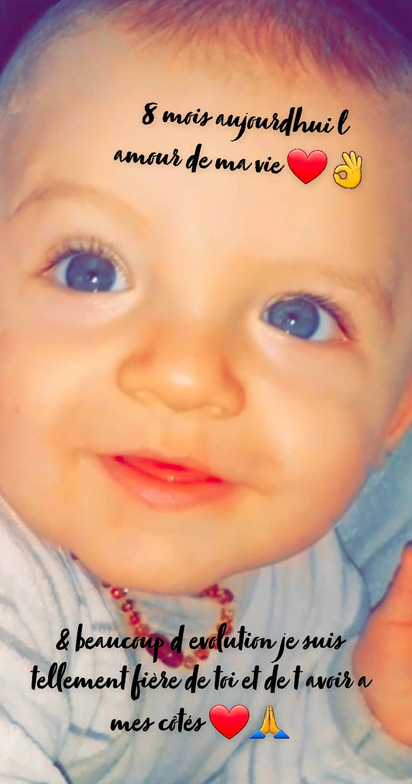 Thiyago a rejoint le concours — aidez-le/la à gagner de superbes lots ! baby_toddler_clothing, cheek, child, chin, close_up, eyebrow, eyelash, facial_expression, forehead, happy, iris, jaw, lip, organ, peach, person, photo_caption, photography, skin, text