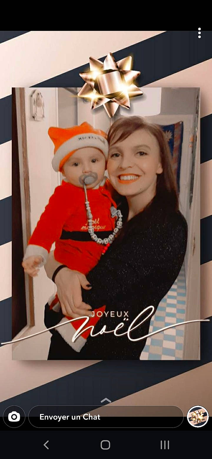 Thiyago participe au concours pour gagner de l'argent avec cette photo : autograph, baby, baby_toddler_clothing, christmas, christmas_eve, costume_accessory, costume_hat, fictional_character, headwear, holiday, holiday_ornament, joy, love, ornament, party_supply, person