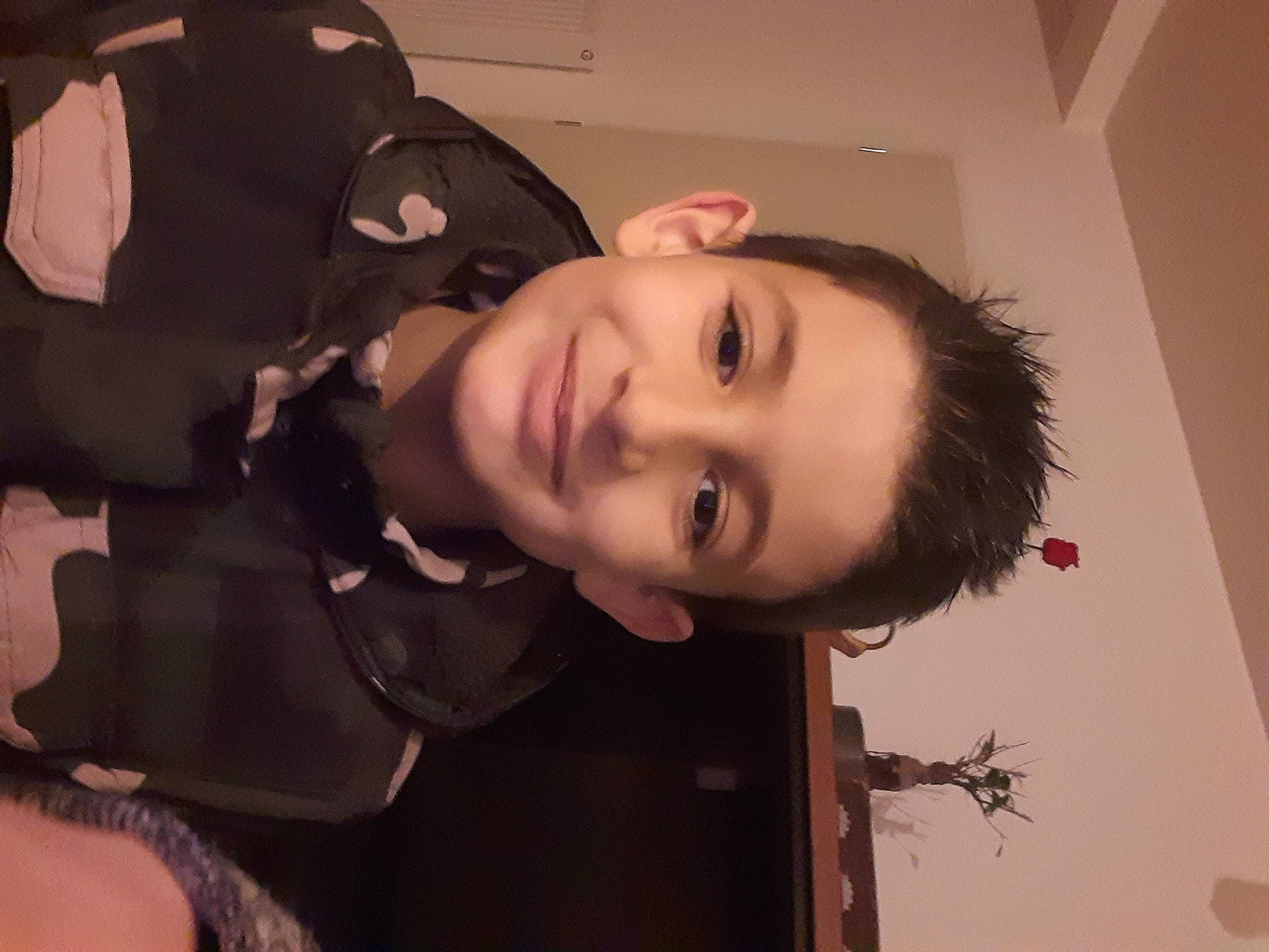 Ylan participe au concours pour gagner de l'argent avec cette photo : cheek, chin, eye, eyebrow, eyelash, face, fashion, flash_photography, forehead, hairstyle, happy, jaw, joy, lip, mouth, neck, nose, person, shoulder, skin