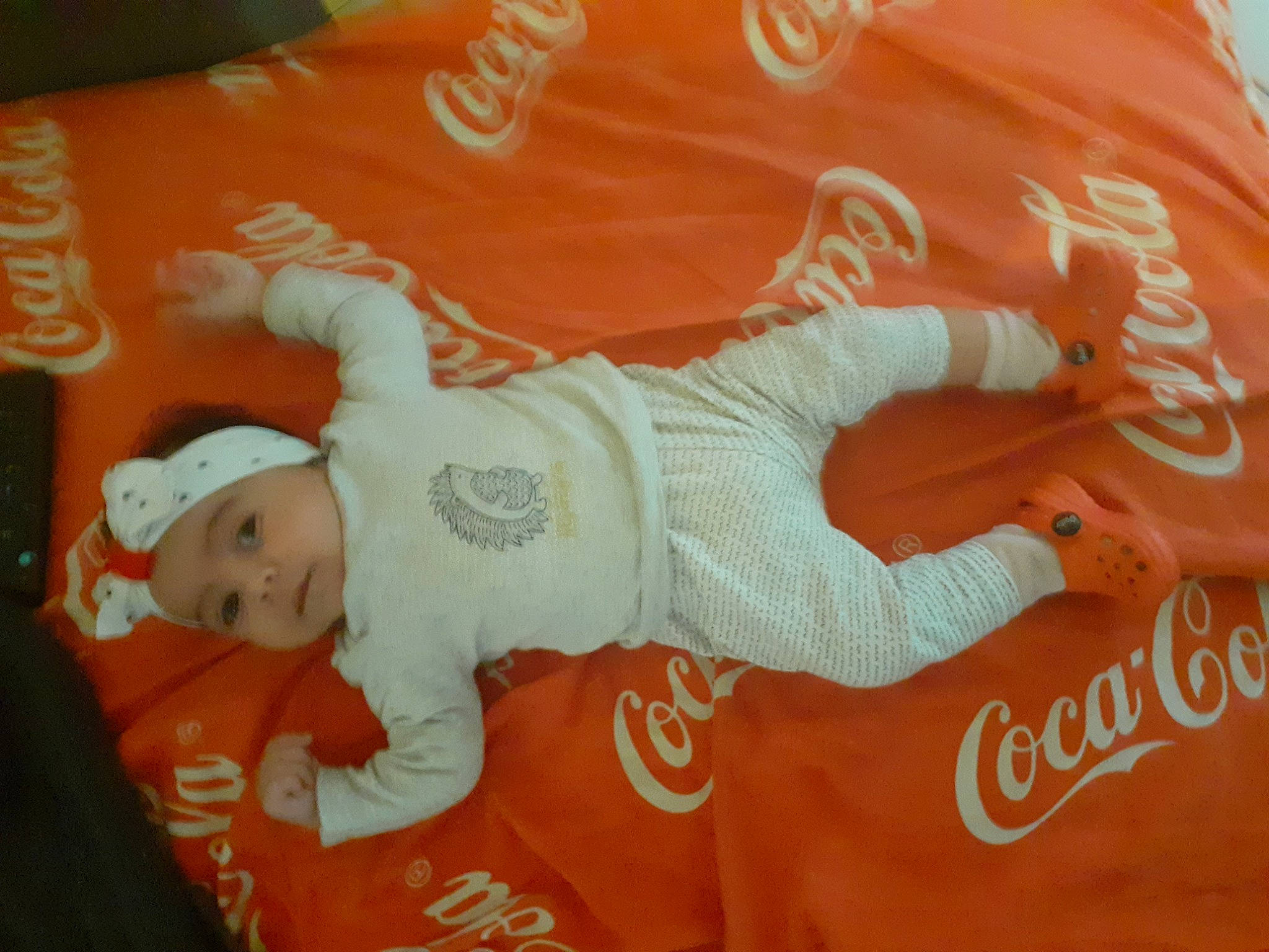 Sayana a rejoint le concours — aidez-le/la à gagner de superbes lots ! headwear, orange, person