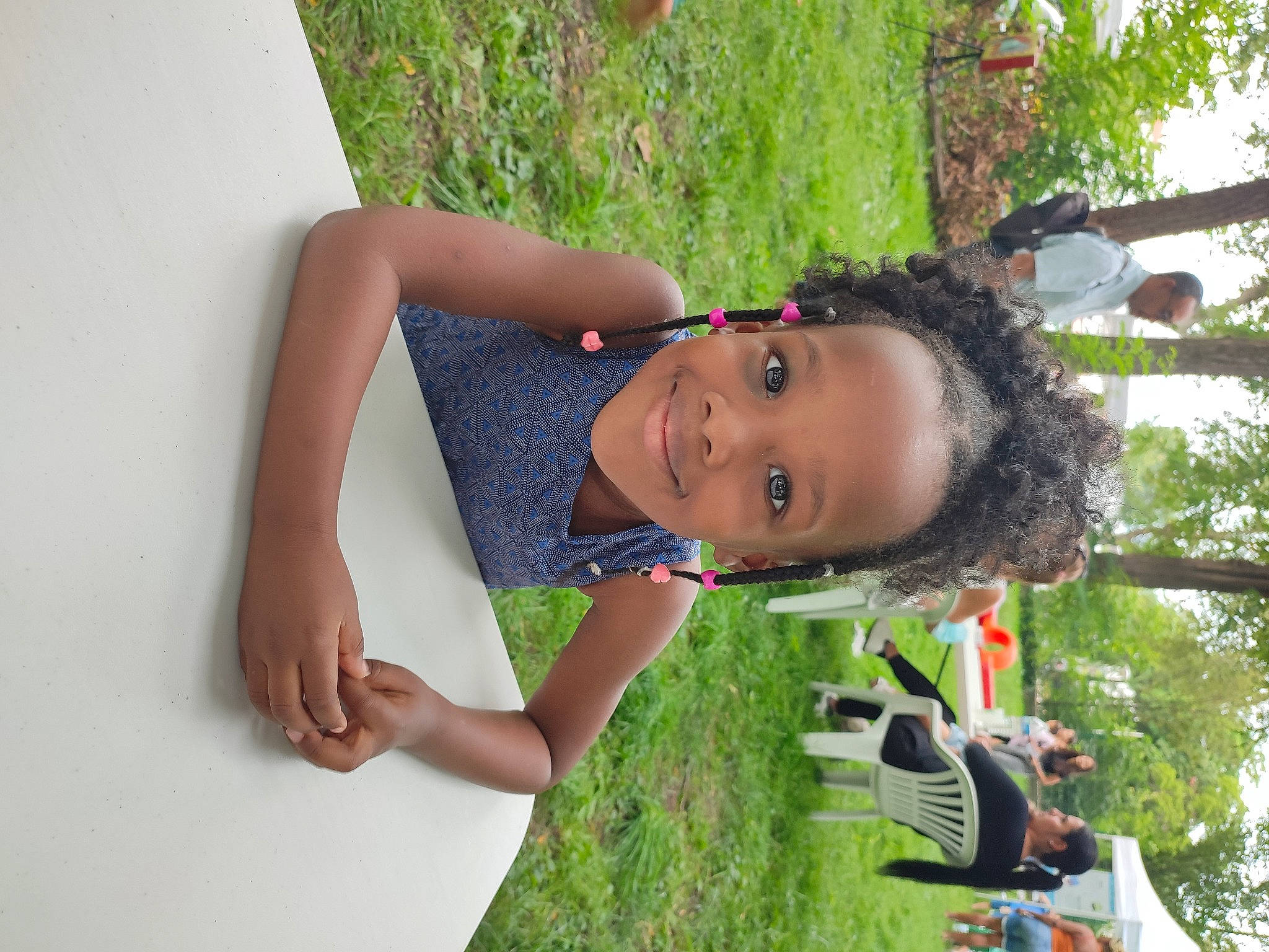 Bella participe au concours pour gagner de l'argent avec cette photo : black_hair, child, elbow, fun, grass, happy, joy, leisure, people_in_nature, person, plant, smile, t_shirt, toddler, tree, vacation