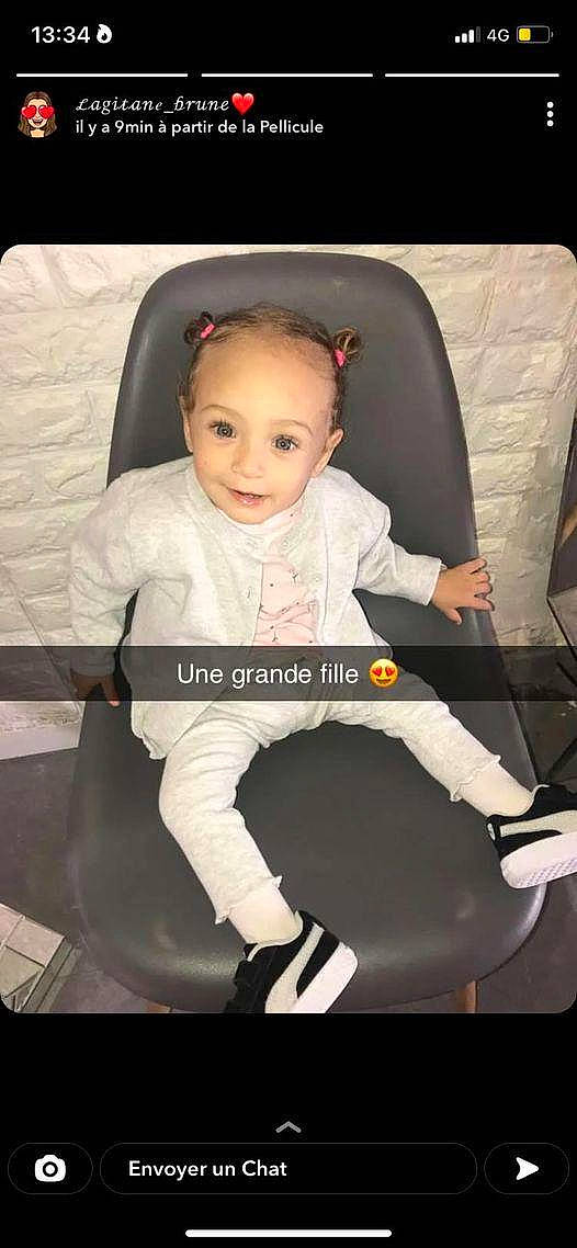 Djena a rejoint le concours — aidez-le/la à gagner de superbes lots ! auto_part, automotive_design, baby, baby_products, baby_toddler_clothing, car_seat, chair, child, comfort, flash_photography, flooring, fun, happy, joy, luxury_vehicle, person, product, sitting, smile, style