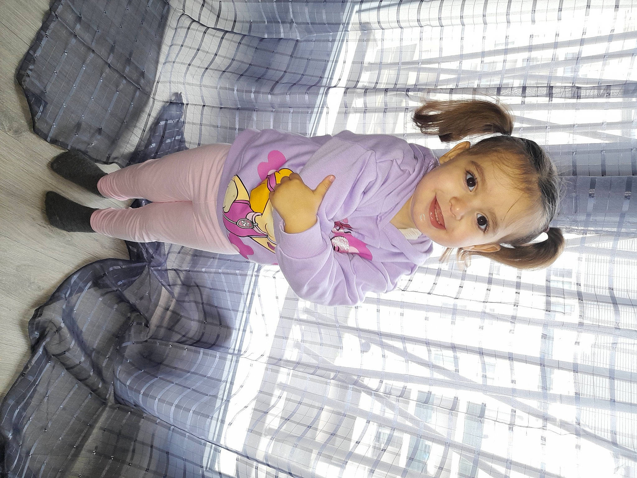 Najla participe au concours pour gagner de l'argent avec cette photo : baby, baby_products, baby_toddler_clothing, child, comfort, fun, joy, pattern, person, pink, skin, smile, toddler, winter