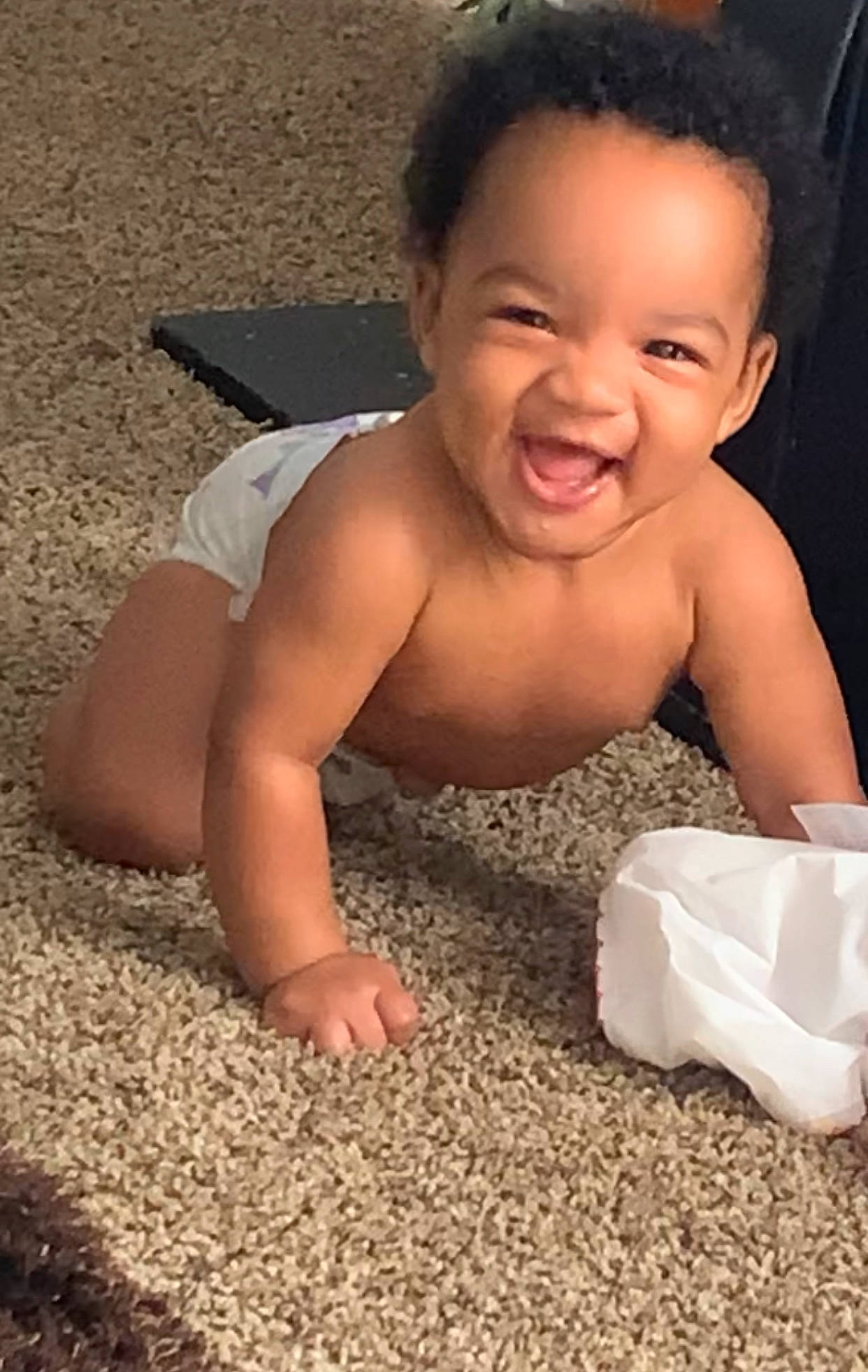 Rior is registered to the contest to win money with this photo: baby, barechested, barefoot, bathing, chest, child, eye, flash_photography, foot, fun, happy, human_body, leisure, mouth, nose, person, sitting, skin, smile, thumb