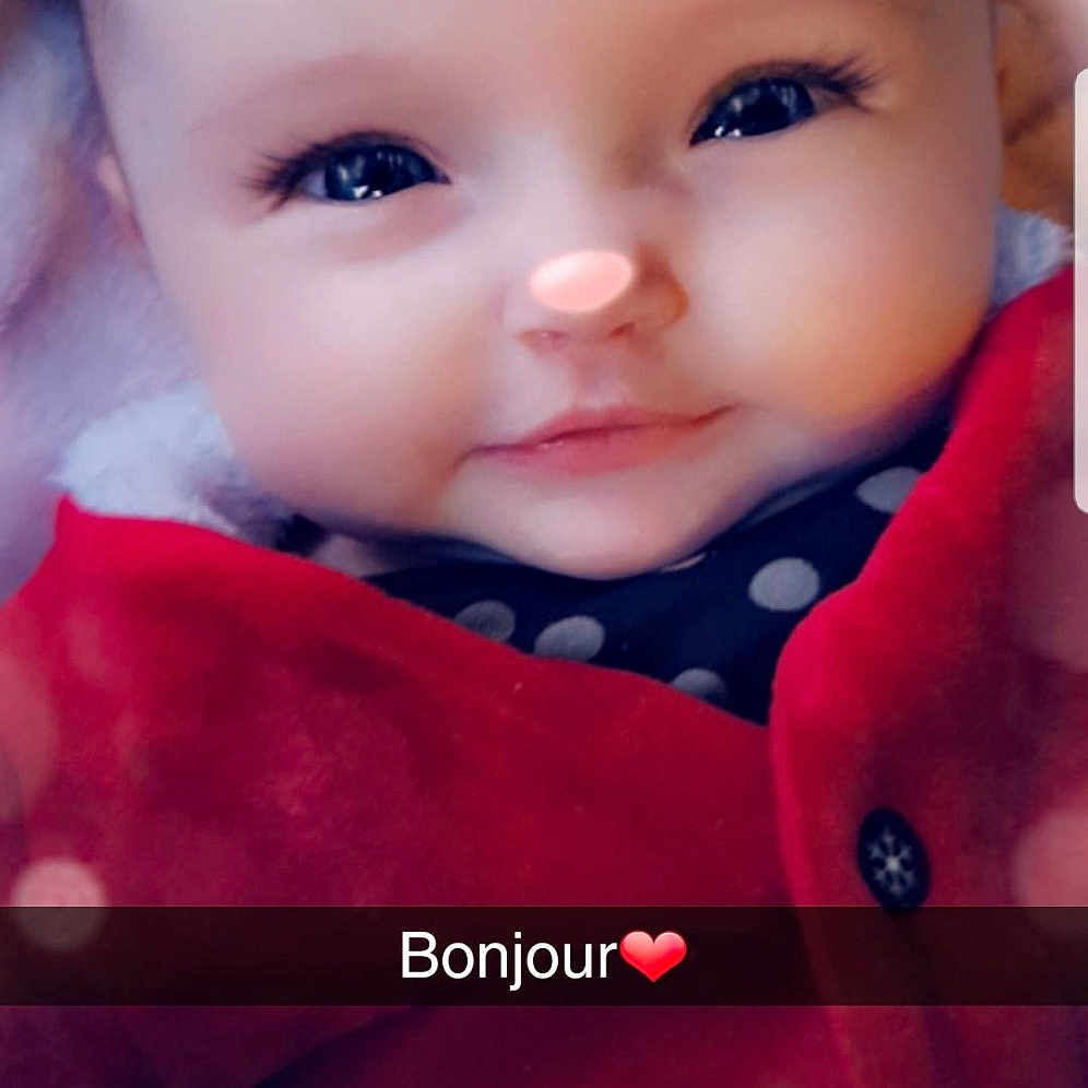Tessy participe au concours pour gagner de l'argent avec cette photo : cheek, child, close_up, doll, ear, eye, eyelash, face, girl, infant, iris, lip, mouth, nose, organ, person, pink, skin, snout, toddler