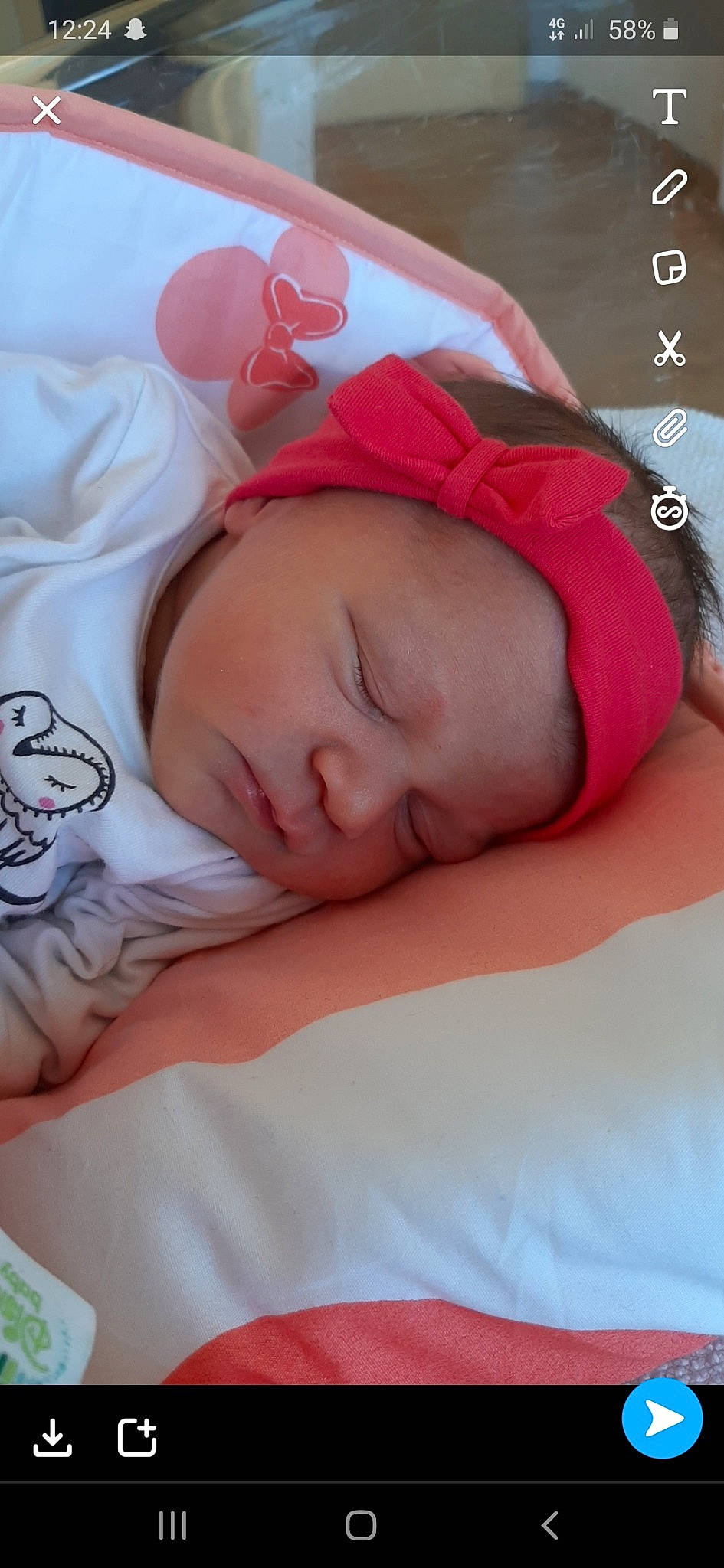 Ambre participe au concours pour gagner de l'argent avec cette photo : baby, bedtime, birth, cheek, child, hair_accessory, head, headband, headgear, headwear, nap, person, skin, sleep, toddler