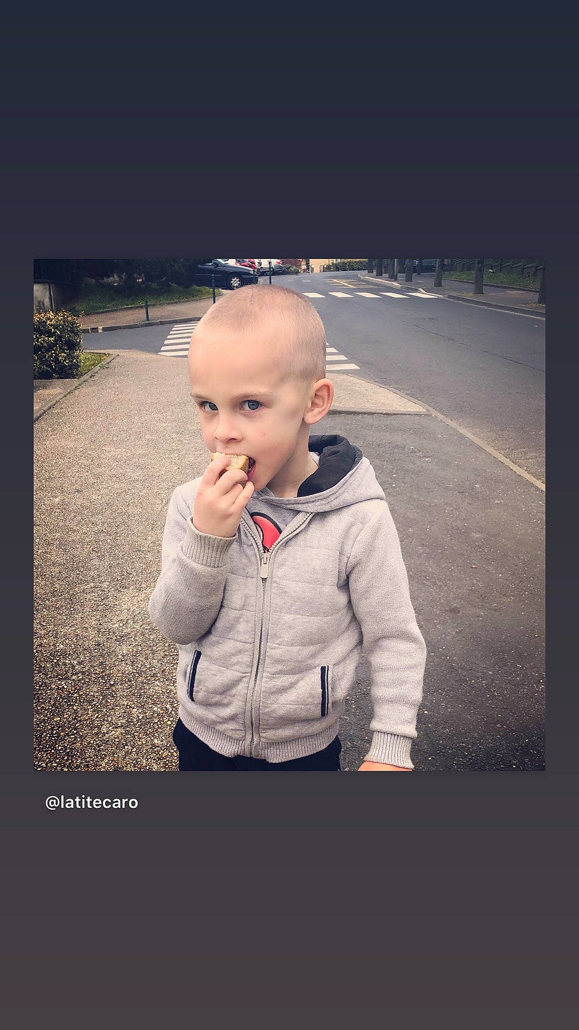 Ugo a rejoint le concours — aidez-le/la à gagner de superbes lots ! baby, cheek, child, cool, face, flash_photography, head, jacket, outerwear, person, photo_caption, photograph, photography, portrait, snapshot, t_shirt, toddler, vacation