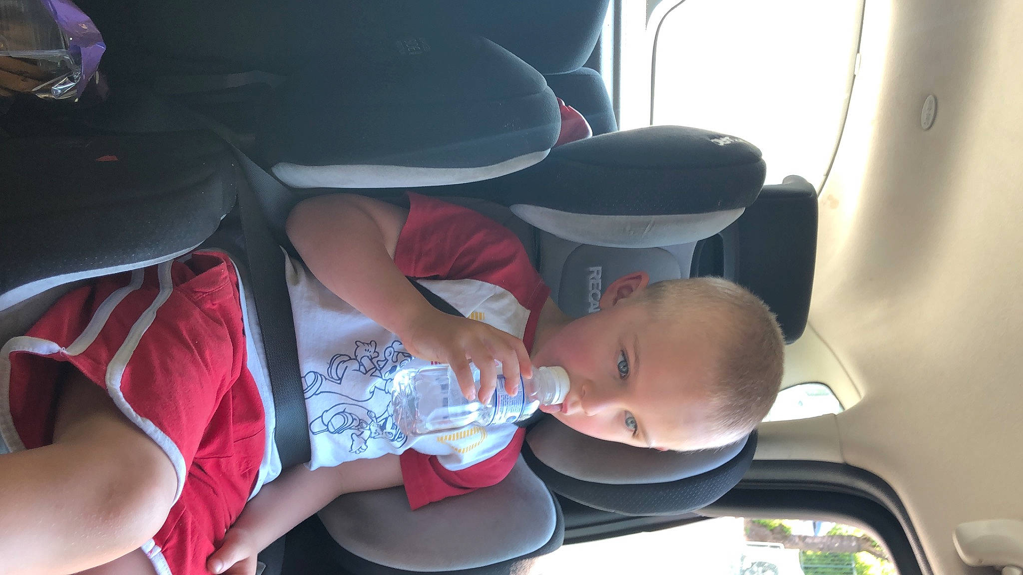 Ugo a rejoint le concours — aidez-le/la à gagner de superbes lots ! auto_part, baby, birth, car, car_seat, child, fun, person, toddler, vacation