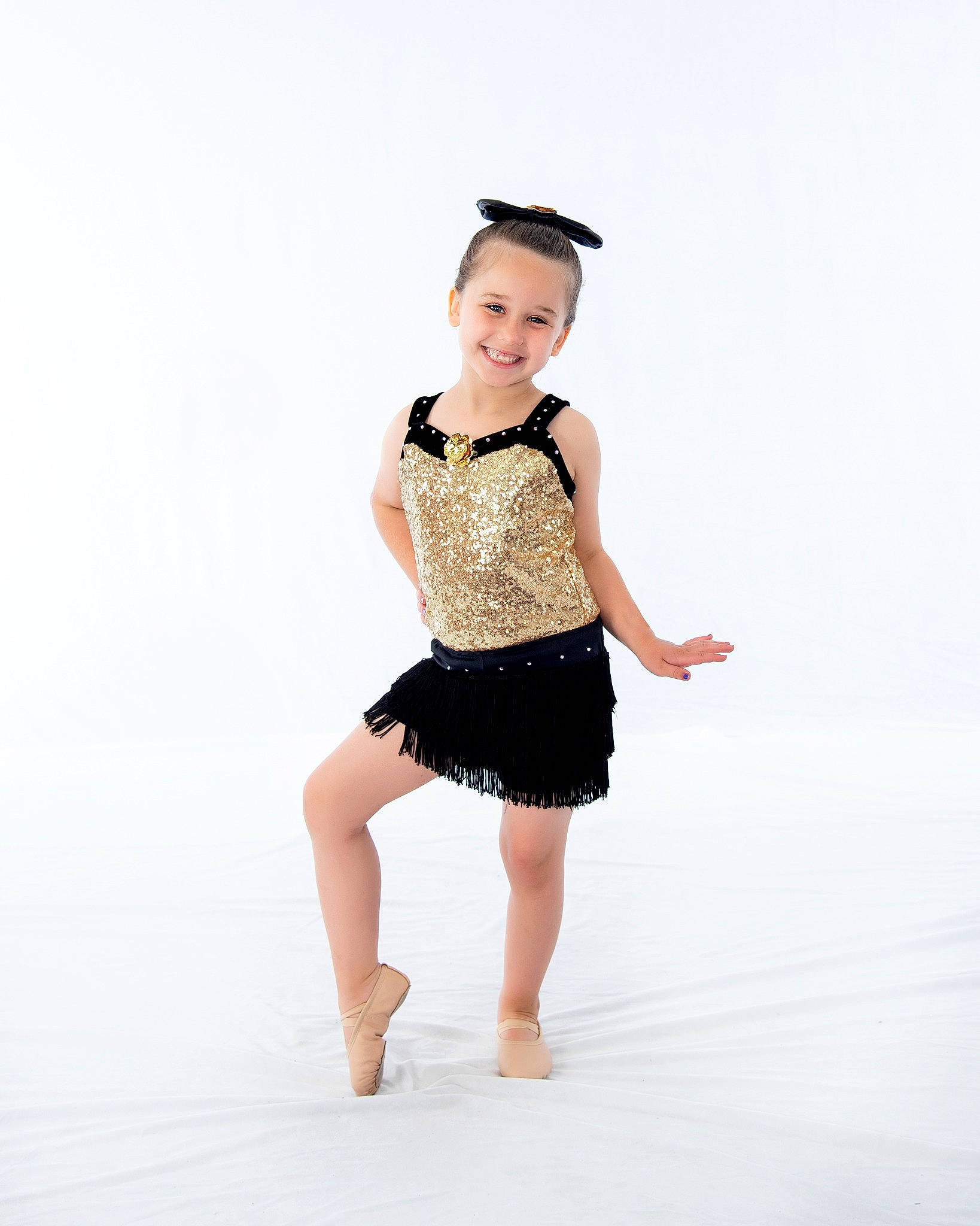 Jocelyn is registered to the contest to win money with this photo: arm, dance, face, hand, happy, headgear, human_body, jeans, joy, knee, neck, outerwear, person, shorts, sleeve, smile, sportswear, street_fashion, t_shirt, thigh