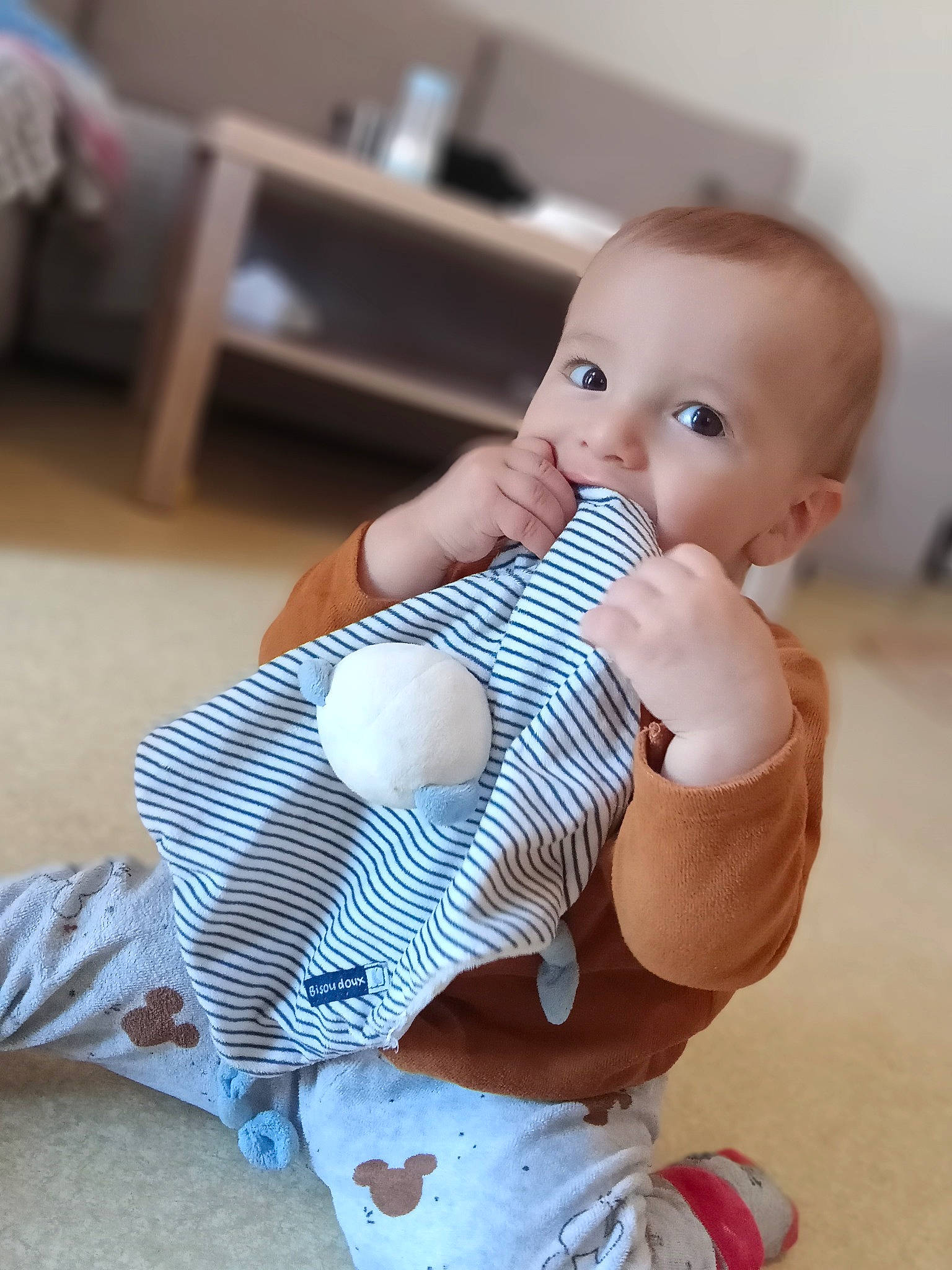 Amir a rejoint le concours — aidez-le/la à gagner de superbes lots ! abdomen, arm, baby, baby_toddler_clothing, cheek, chest, comfort, elbow, gesture, happy, human_leg, joint, knee, nail, person, skin, stomach, thigh, thumb, toddler