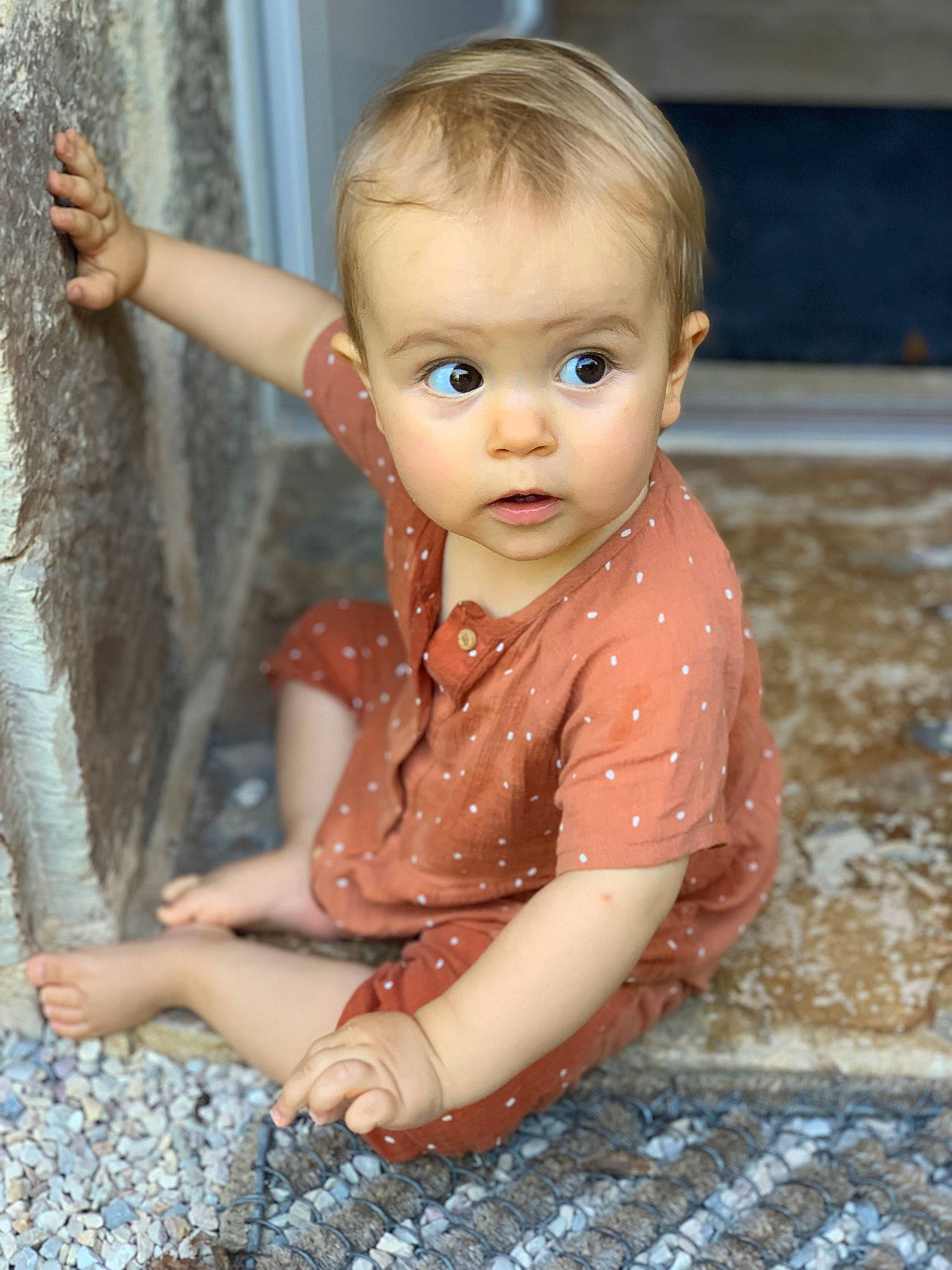 Gaby participe au concours pour gagner de l'argent avec cette photo : baby_toddler_clothing, cheek, eye, eyebrow, eyelash, facial_expression, flooring, fun, happy, human_body, iris, lip, mouth, nose, person, pink, skin, smile, toddler, water