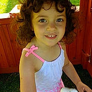 Giana is registered to the contest to win money with this photo: