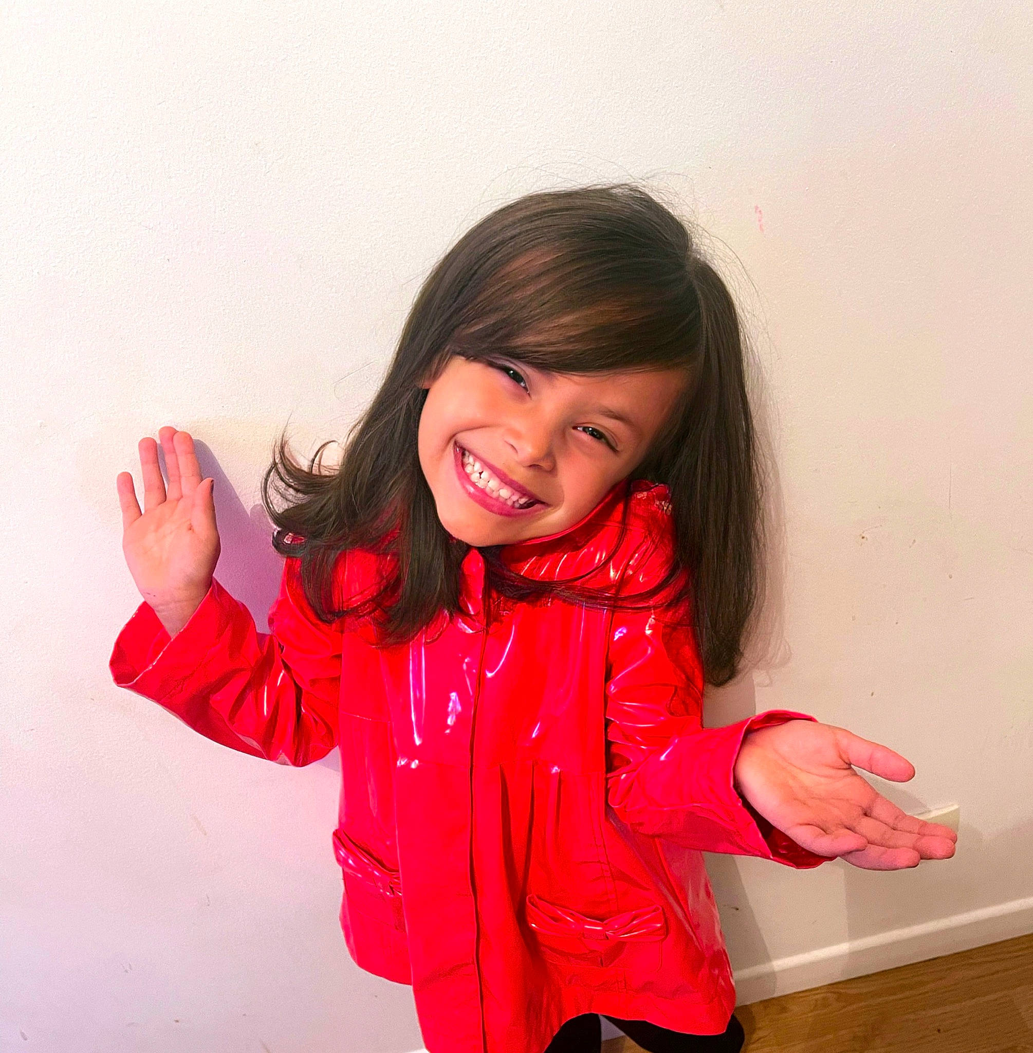 Elyne participe au concours pour gagner de l'argent avec cette photo : baby_toddler_clothing, cheek, elbow, eye, finger, flash_photography, gesture, hair, happy, jacket, joy, lip, magenta, nail, neck, person, pink, sleeve, smile, thumb
