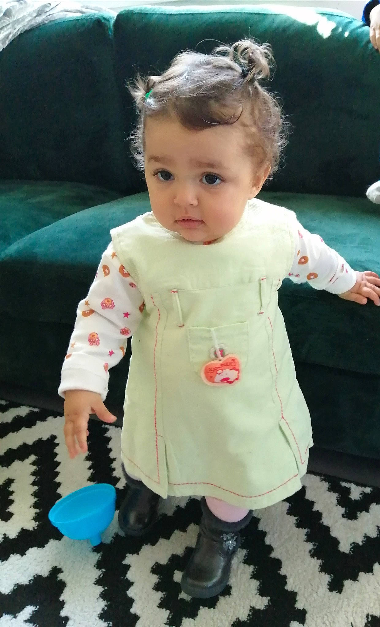 Maya a rejoint le concours — aidez-le/la à gagner de superbes lots ! baby, baby_toddler_clothing, beauty, cheek, child, dress, flooring, fun, grass, hair, hairstyle, happy, lip, person, photograph, pink, skin, sleeve, snapshot, textile