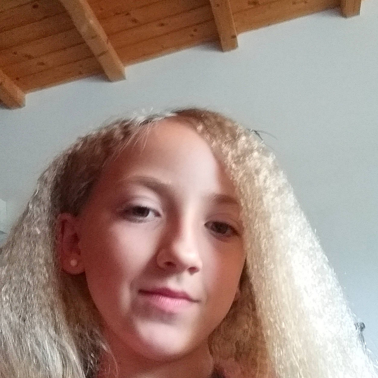 Luna participe au concours pour gagner de l'argent avec cette photo : beauty, blond, cheek, chin, ear, eye, eyebrow, face, forehead, hair, hair_coloring, hairstyle, head, jaw, lip, long_hair, neck, nose, person, selfie