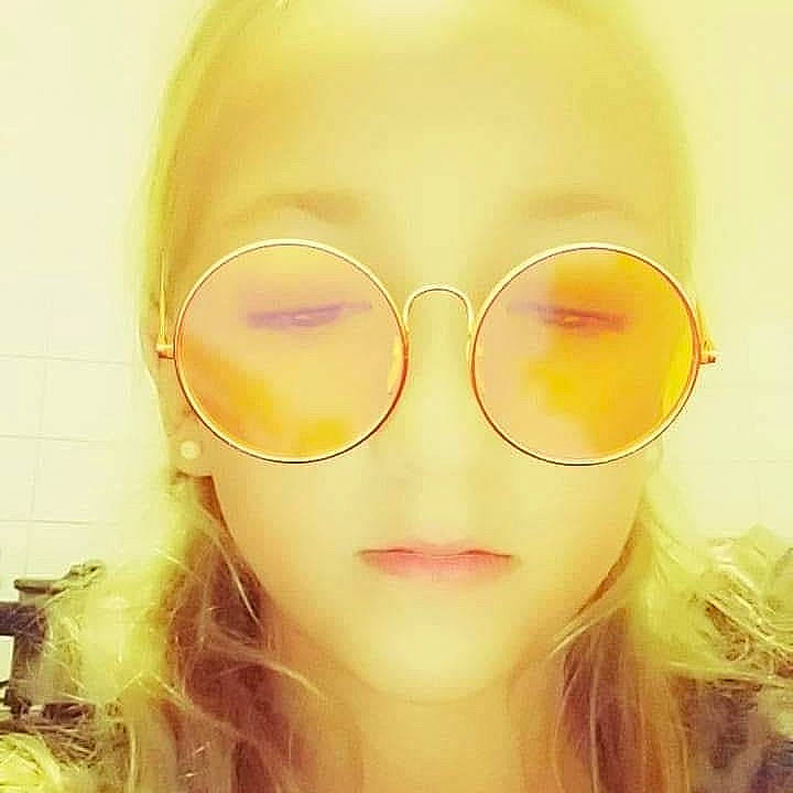 Luna a rejoint le concours — aidez-le/la à gagner de superbes lots ! beauty, blond, cheek, chin, cool, eye, eyebrow, eyewear, face, forehead, glasses, hair, hairstyle, head, lip, nose, person, selfie, sunglasses, vision_care