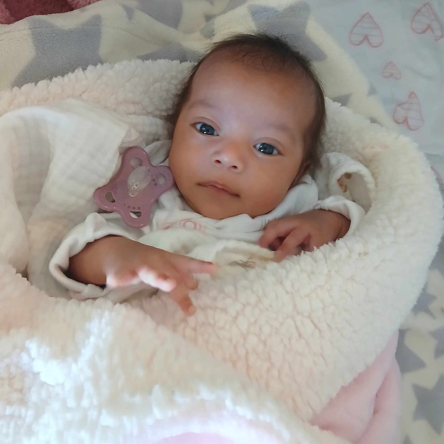 Sofialillian is registered to the contest to win money with this photo: baby, bed, blanket, bodypart, crib, cushion, face, finger, furniture, hand, head, homedecor, infantbed, linen, newborn, person, photography, portrait, quilt, towel