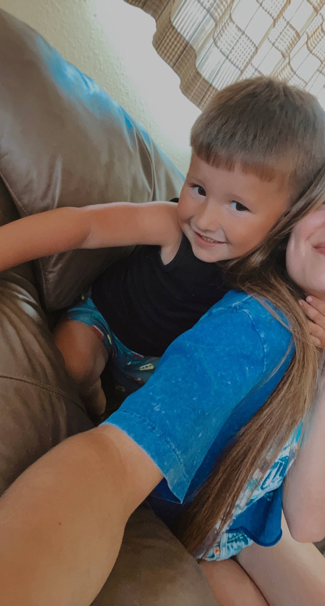 Sterling is registered to the contest to win money with this photo: comfort, elbow, eye, face, finger, gesture, hand, happy, head, human_body, iris, joint, joy, leg, leisure, mouth, muscle, person, shoulder, skin