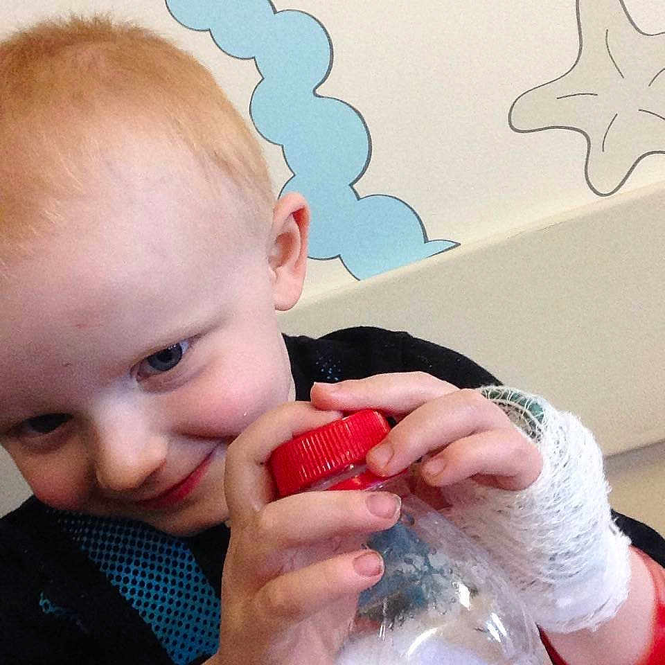 Jayden-lee is registered to the contest to win money with this photo: