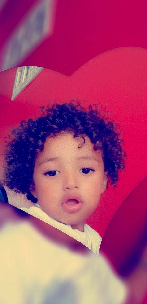 Seydina a rejoint le concours — aidez-le/la à gagner de superbes lots ! beauty, black_hair, cheek, child, close_up, eye, face, forehead, fun, girl, hairstyle, happiness, head, human_hair_color, infant, lip, person, pink, skin, smile