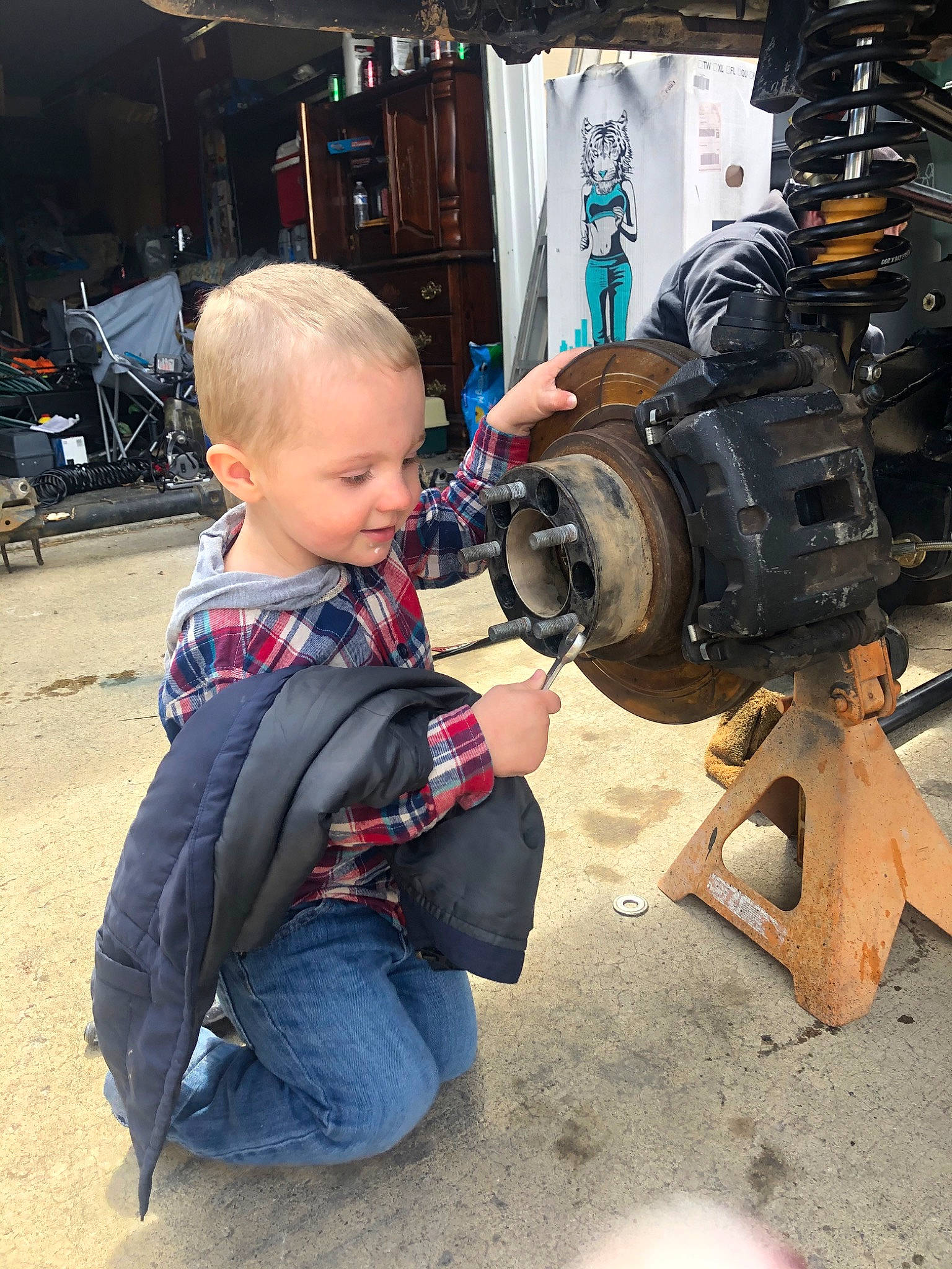 Kalvin is registered to the contest to win money with this photo: auto_part, machine, person