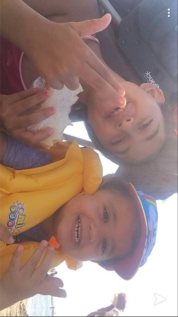 Ricardo participe au concours pour gagner de l'argent avec cette photo : child, joy, neck, person