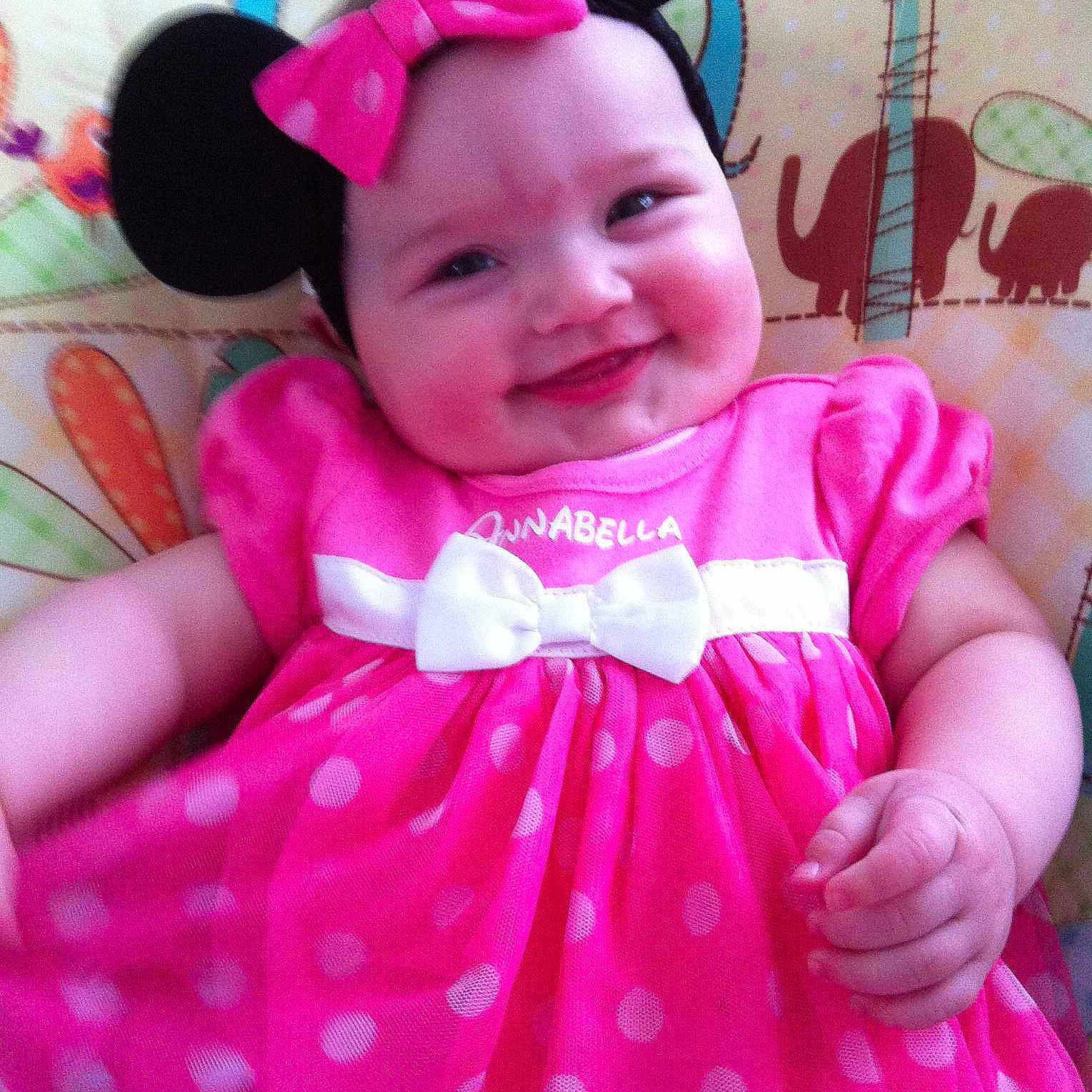 Annabella Jenifer sc is registered to the contest to win money with this photo: