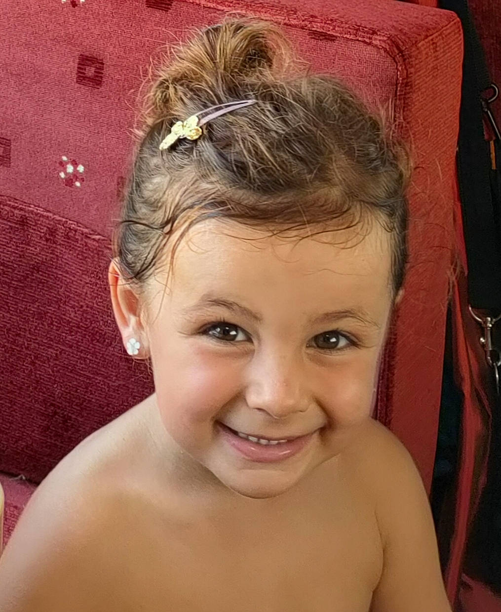 Wairina a rejoint le concours — aidez-le/la à gagner de superbes lots ! cheek, chin, ear, eye, eyebrow, eyelash, face, facial_expression, forehead, hair, hairstyle, head, human, joy, lip, mouth, neck, nose, organ, person