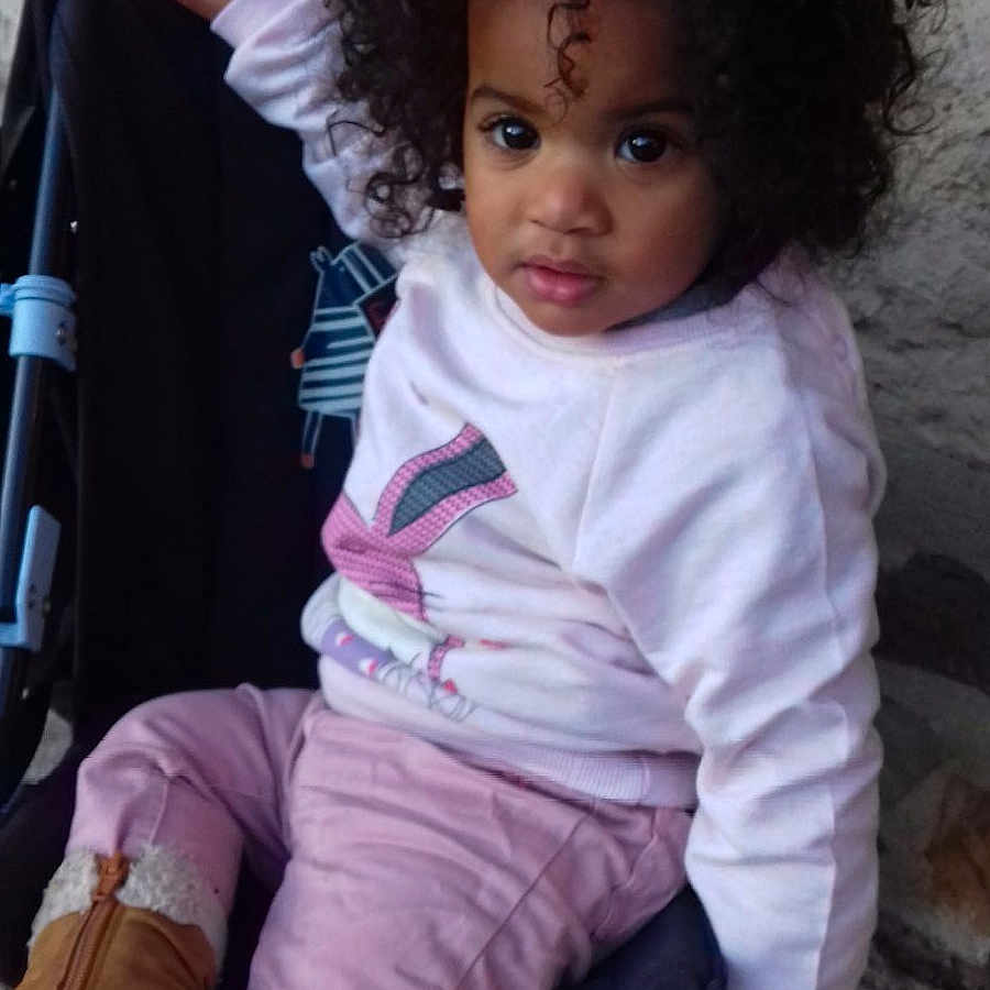 Tina participe au concours pour gagner de l'argent avec cette photo :