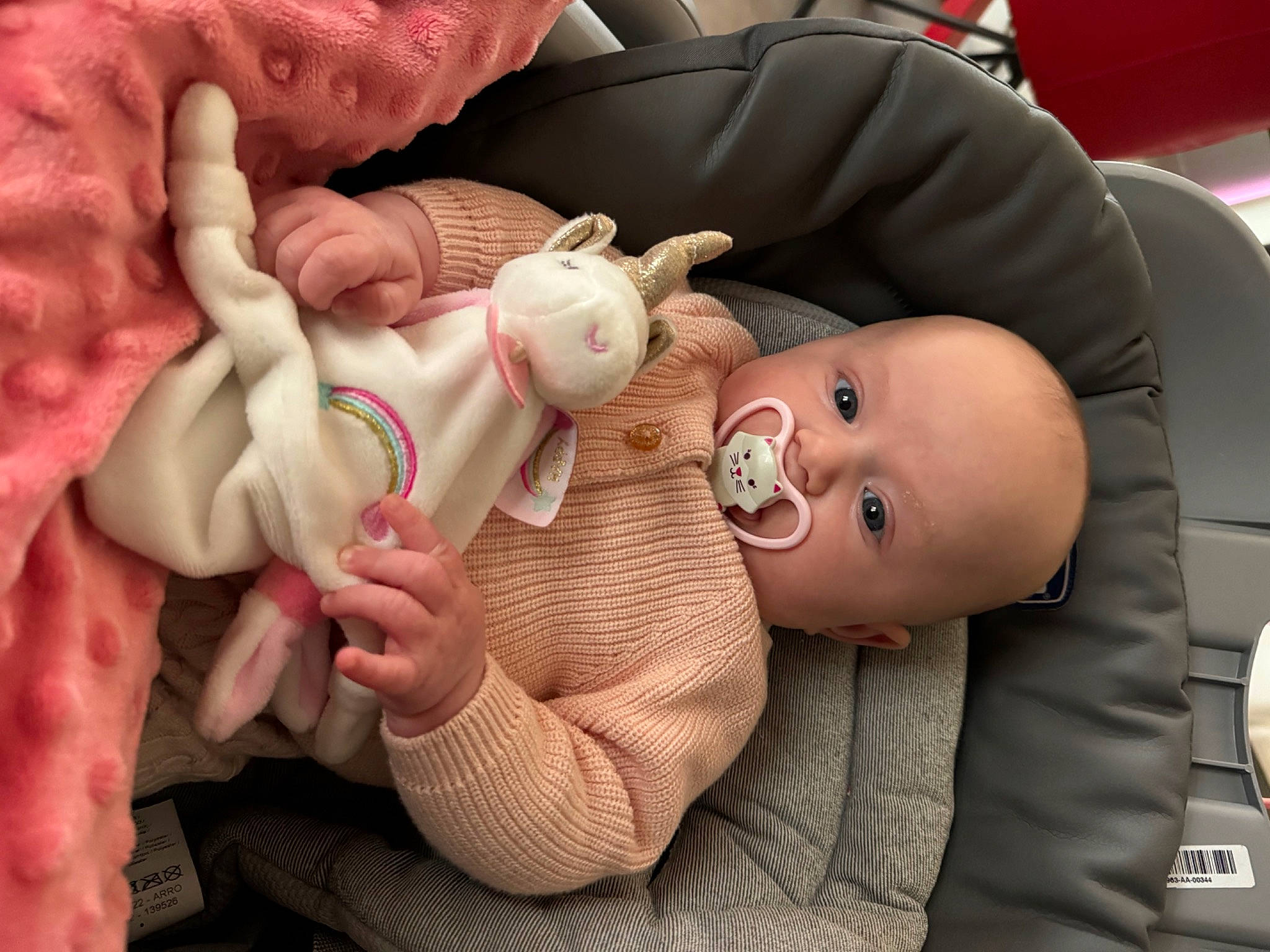 Stella a rejoint le concours — aidez-le/la à gagner de superbes lots ! abdomen, baby, cheek, chest, child, comfort, doll, finger, gesture, hand, human_body, mouth, nail, nose, person, product, skin, thumb, toddler, toy