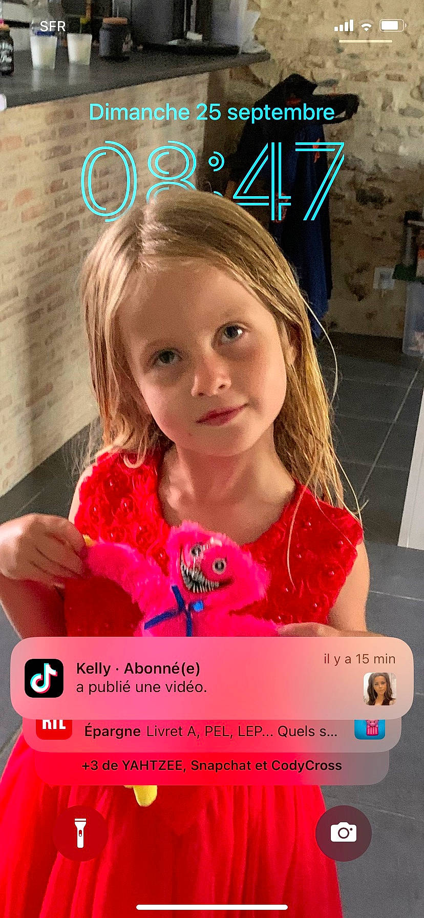 Linaelle participe au concours pour gagner de l'argent avec cette photo : advertising, baby_toddler_clothing, blond, child, dress, eyelash, facial_expression, font, fun, hair_coloring, happy, magenta, person, photo_caption, pink, play, portrait_photography, sleeve, smile, sweetness