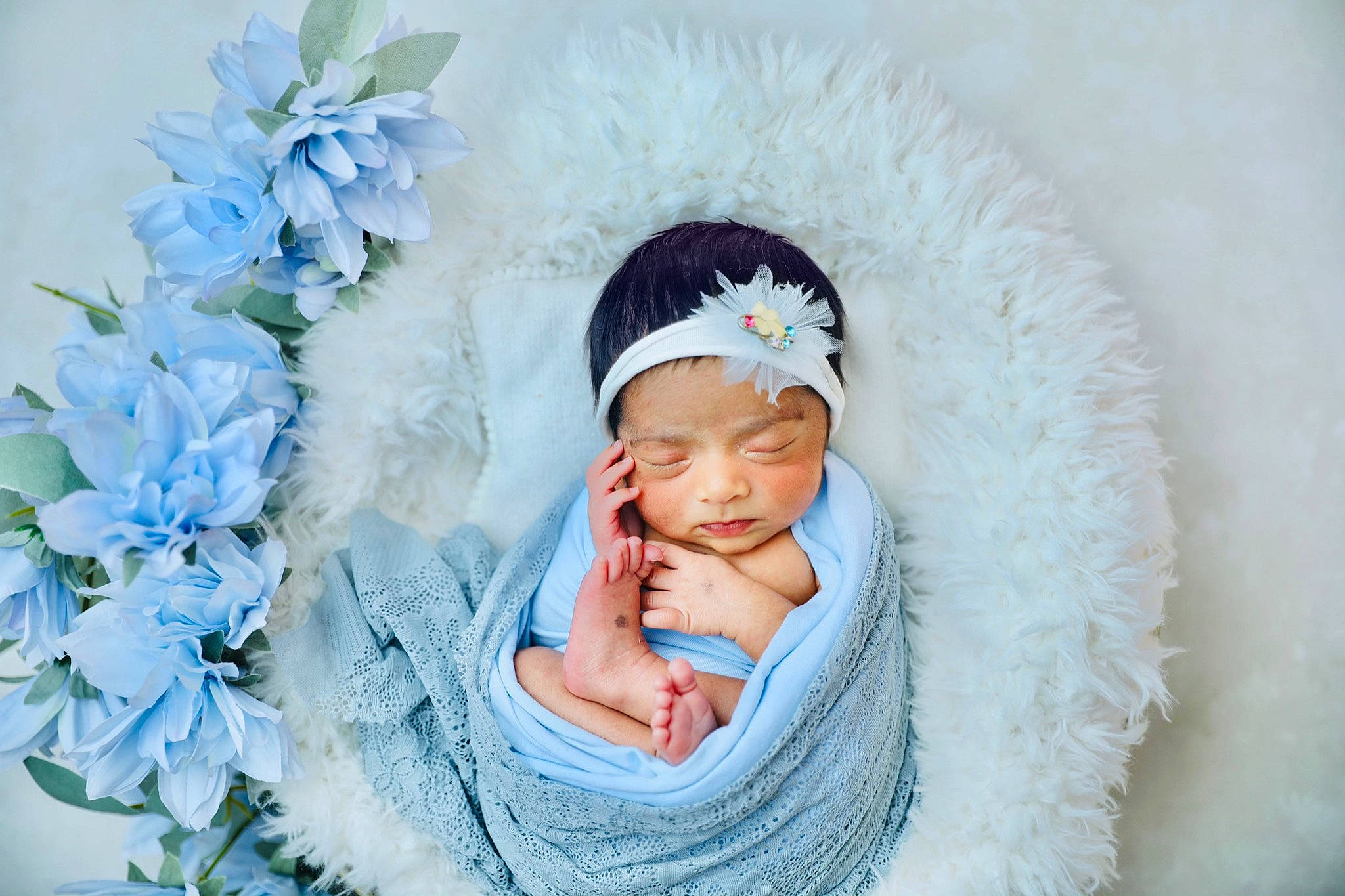 Siyana is registered to the contest to win money with this photo: baby, baby_sleeping, child, fashion_accessory, hair_accessory, headgear, headwear, person, photograph, photography, portrait, product, toddler
