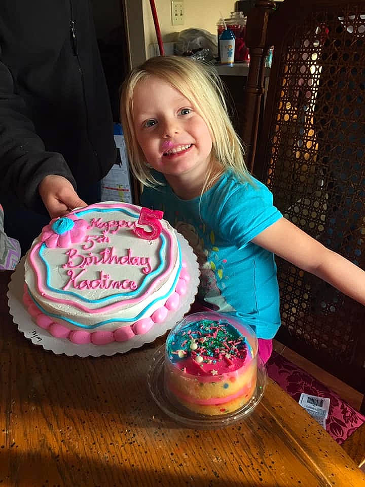 Kadince is registered to the contest to win money with this photo: baked_goods, baking, birthday, birthday_cake, buttercream, cake, cake_decorating, child, cuisine, dessert, fondant, food, icing, joy, party, pasteles, person, pink, royal_icing, sugar_paste