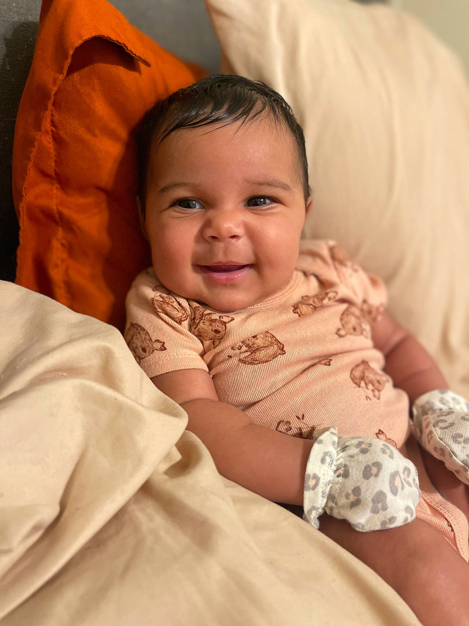 Xíomara is registered to the contest to win money with this photo: abdomen, baby, baby_toddler_clothing, cheek, child, comfort, facial_expression, finger, happy, iris, joy, linens, mammal, neck, nose, person, sitting, skin, sleeve, smile