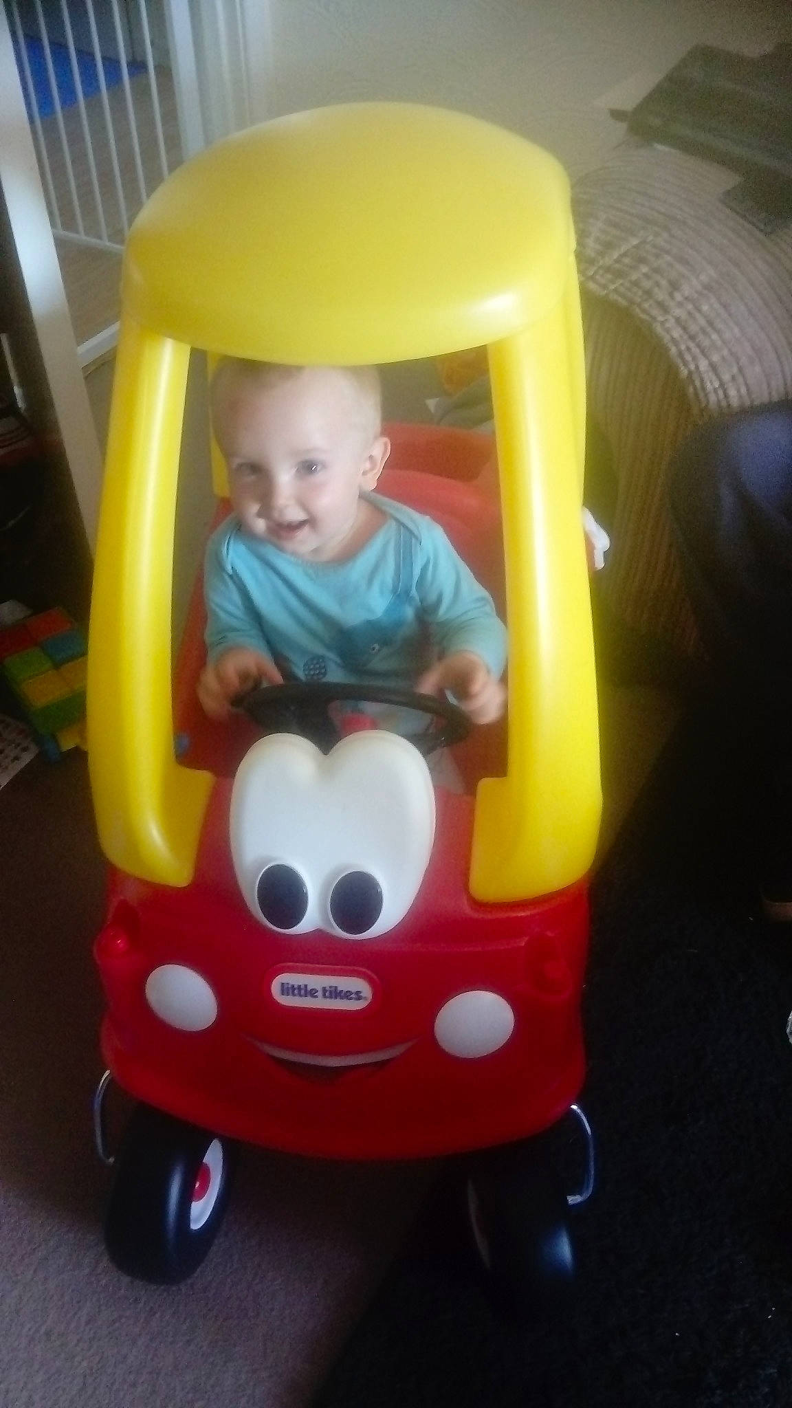 Theo is registered to the contest to win money with this photo: baby_products, baby_toys, child, fun, games, person, play, product, toddler, toy, yellow