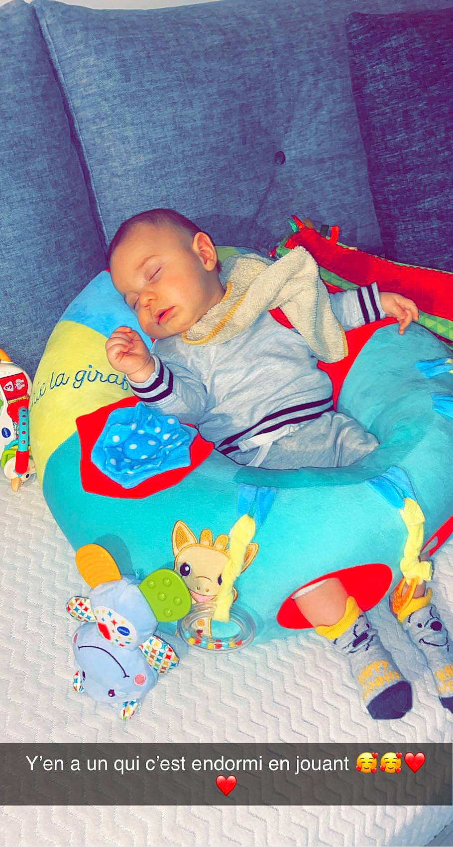 Négan participe au concours pour gagner de l'argent avec cette photo : azure, baby, baby_products, baby_sleeping, baby_toddler_clothing, baby_toys, bedtime, child, comfort, fun, linens, mammal, nap, orange, person, play, product, room, textile, toddler