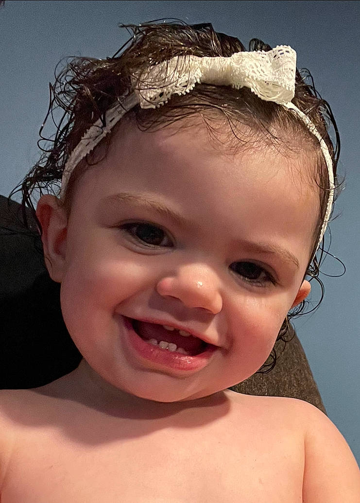 Juliana is registered to the contest to win money with this photo: cheek, chin, eye, eyebrow, eyelash, face, facial_expression, flash_photography, forehead, human, human_body, jaw, joy, lip, mouth, neck, nose, person, photograph, shoulder