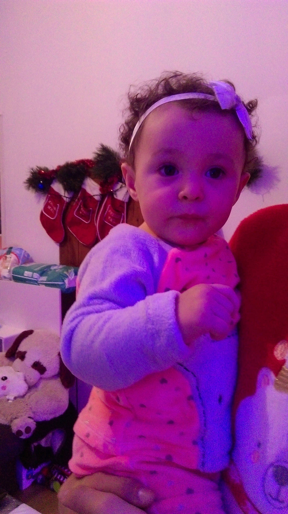 Shayma a rejoint le concours — aidez-le/la à gagner de superbes lots ! cheek, child, eye, face, fun, girl, hair_accessory, head, infant, iris, magenta, person, pink, product, purple, skin, smile, textile, toddler, violet