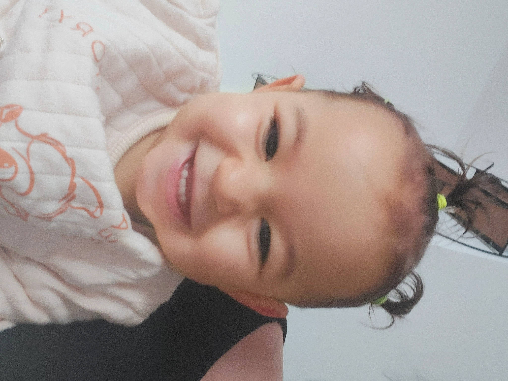 Nessy participe au concours pour gagner de l'argent avec cette photo : baby_toddler_clothing, beauty, cheek, child, chin, eyebrow, eyelash, facial_expression, forehead, happy, iris, jaw, joy, laugh, lip, neck, organ, person, skin, smile