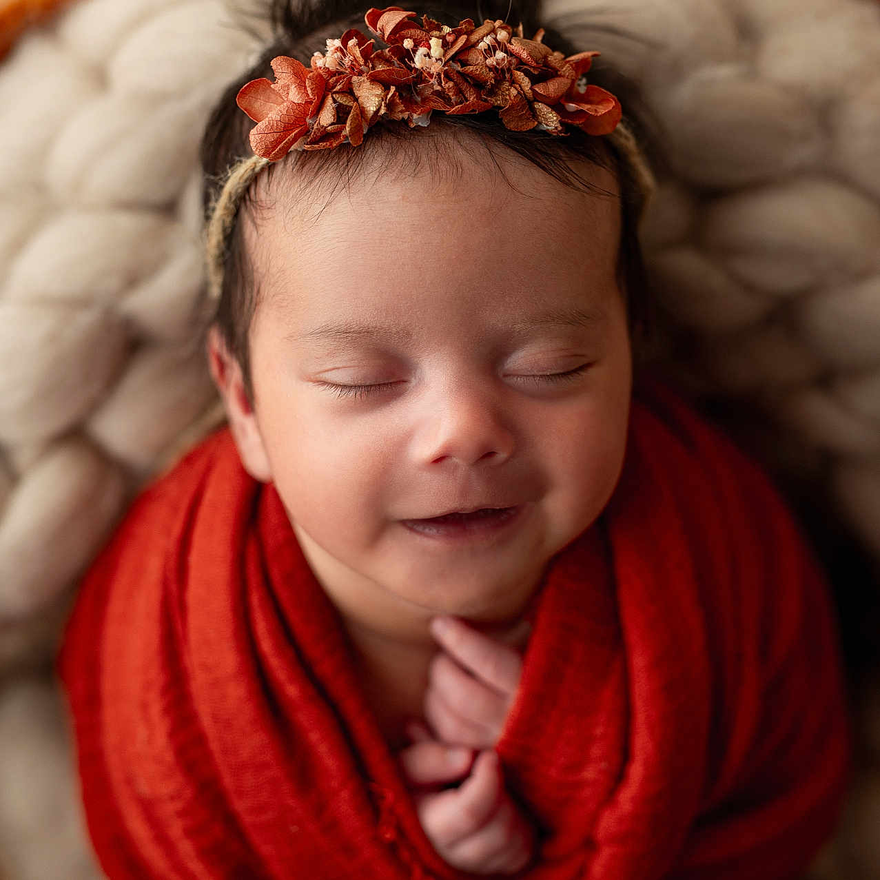 Rafaëlle participe au concours pour gagner de l'argent avec cette photo : baby, basket, child, closed_eyes, cozy, cute, flower_headband, hair, hands, indoors, infant, newborn, peaceful, portrait, red_blanket, resting, skin, sleeping, soft_texture, warm