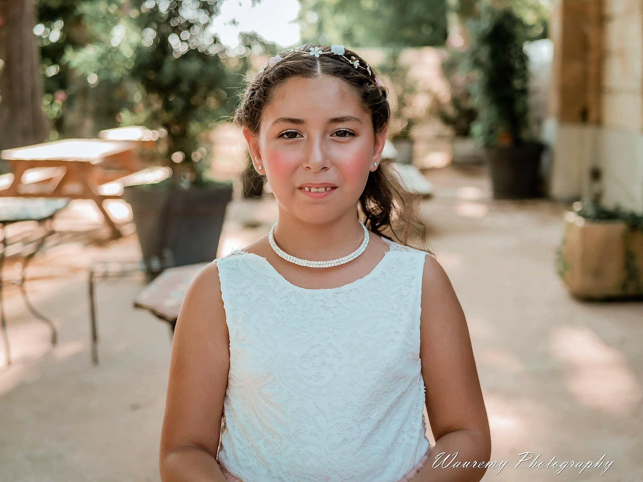 Mickaëlla participe au concours pour gagner de l'argent avec cette photo : bridal_accessory, bridal_clothing, chair, event, eyewear, fashion_accessory, fashion_design, flash_photography, formal_wear, fun, gown, happy, headpiece, jewellery, leisure, necklace, person, portrait_photography, sitting, smile