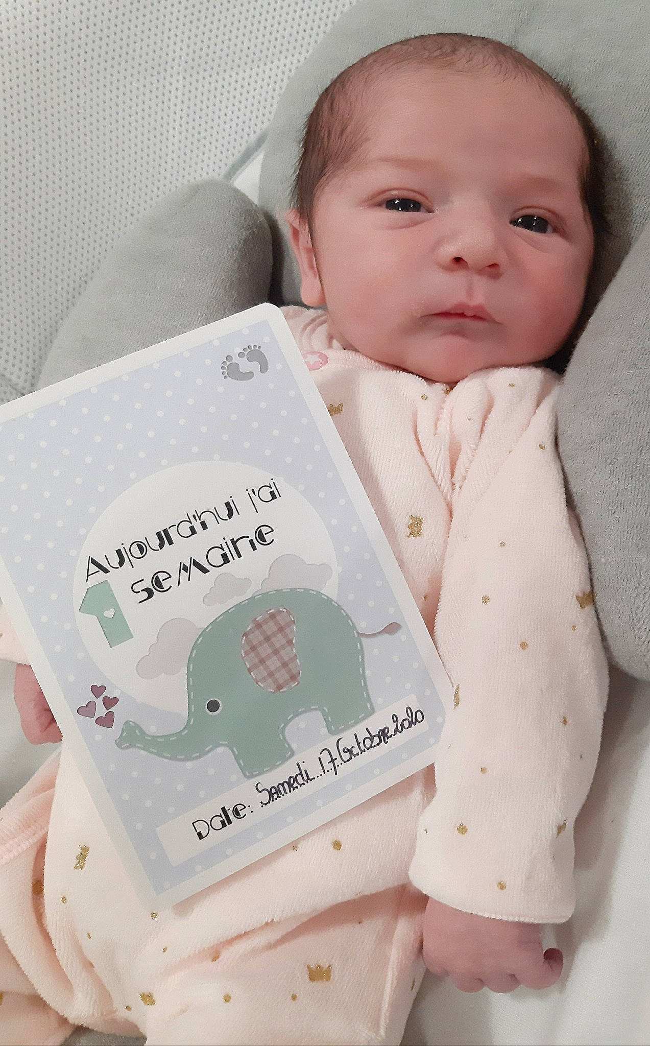 Camille a rejoint le concours — aidez-le/la à gagner de superbes lots ! baby, baby_toddler_clothing, cheek, child, forehead, linens, nose, person, pink, skin, sleep, textile, toddler