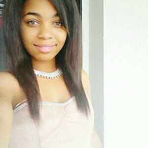 Nyvaah participe au concours pour gagner de l'argent avec cette photo :